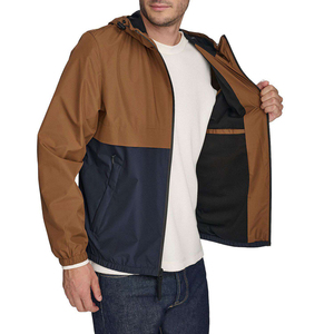 Veste softshell légère pour homme avec logo personnalisé de haute qualité, coupe-vent imperméable haut de gamme pour les sports de plein air printemps-hiver - Product Image 4