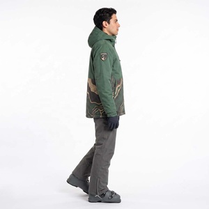 Veste de ski à capuche pour homme personnalisée en gros, impression par sublimation, imperméable 10 000 mm, respirante, anti-déchirure, softshell - Product Image 3