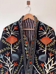 Chaqueta Suzani Bordada a Mano, Chaqueta de Terciopelo con Bordado Floral, Chaqueta Corta de Terciopelo, Vestidos Casuales - Product Image 1