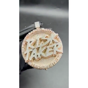 Colgante Iced Out Risk Taker con Diamante Moissanita de Corte Redondo VVS, Plata de Ley 925, Estilo Hip Hop, Personalizado - Product Image 4