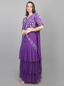 Hermoso sari de fiesta para mujer, estilo diseñador, listo para usar, con volantes, lentejuelas y adornos de cuentas. - Product Image 3