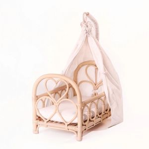 Cama de Muñecas de Ratán con Dosel, Diseño de Corazón, Cama Tejida Encantadora, Muebles Boho para Cuarto de Niños, Muebles Elegantes Hechos a Mano para Dormitorio, OEM ODM - Product Image 1