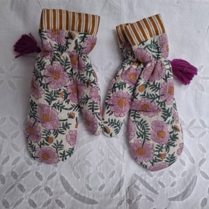 Ensemble de maniques de four et de protège-plats matelassés imprimés 100 % coton, résistants à la chaleur, respirants, écologiques, durables et adaptés au four pour un usage domestique quotidien - Product Image 4