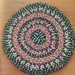 Posavasos Artesanales con Bordado Floral y Cuentas, Hechos a Mano, Forma Personalizada, Decorativos para Mesas de Comedor y Cafeterías - Product Image 6