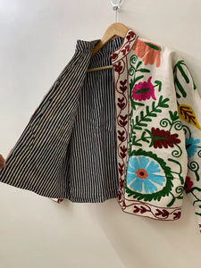 Chaqueta Bomber de Terciopelo de Algodón con Bordado Floral Suzani, Reversible, Estilo Boho Vintage, Talla Única, Forro Étnico de Lino, Precio de Fábrica - Product Image 3