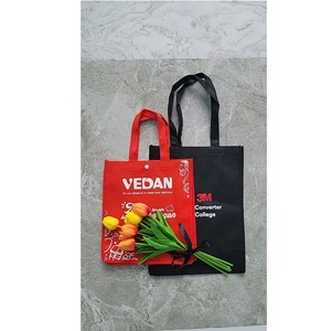 Bolsa de tela no tejida reutilizable, ligera, con laminación mate, de 80 g/m², duradera y ecológica, de Vietnam. - Product Image 4