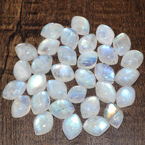 พลอยรูปทรงแฟนซีสีขาวธรรมชาติแบบรัมโบ มูน คาโบชอง ขนาด 8x12 มม. สำหรับทำเครื่องประดับ ขายส่งจำนวนมาก - Product Image 1
