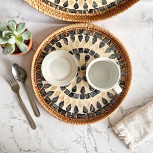 Nouvel arrivage : Plateau de rangement en nacre et rotin pour les collations de mariage, le bureau et la salle de bain – Durable et compatible lave-vaisselle - Product Image 5
