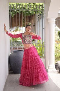 Vente flash : Lehenga Choli spécial Navratri avec grande jupe évasée pour femmes, tenue de festival Garba Dandiya, disponible au prix export. - Product Image 1
