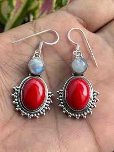 Boucles d'oreilles pendantes faites à la main en argent sterling 925 avec corail et pierre de lune, style vintage bohème, pierres précieuses du sud-ouest - Product Image 2