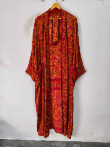 Kimono de Seda Bridal, Túnica Larga para Dormir, Cubre Traje de Baño, Hecho a Mano en India, Kimono de Sari de Seda Reciclada Vintage - Product Image 3