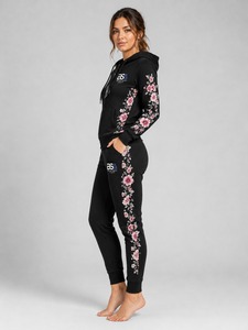 Conjunto Deportivo Profesional para Mujer con Diseño Cómodo, Ideal para Entrenamiento, Running, Yoga, Fitness, Gimnasio y Vida Diaria - Product Image 2