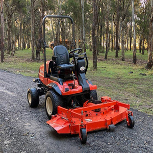 Achetez une tondeuse autoportée Kubota F2890 de qualité supérieure avec un puissant moteur industriel 2 temps - Product Image 1