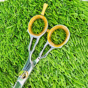 Ciseaux de coiffure professionnels en acier de qualité supérieure pour salon de coiffure et coupe fluide - Product Image 4