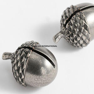 Porta Tarjetas de Alta Calidad con Acabado Martillado, Diseño Exquisito, Ideal para Decoración de Escritorio en Hogar u Oficina - Product Image 6