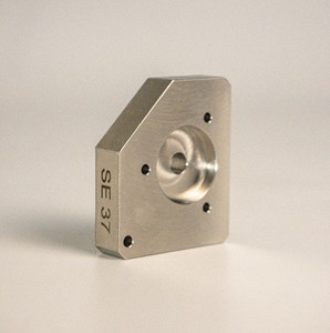 Services de fraisage CNC sur mesure en acier inoxydable avec fraisage de bride par AMT VINA (Hanoï, Vietnam) pour applications industrielles - Product Image 1