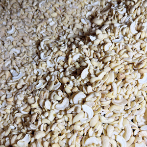 Hot Sale Santigo Cashew <b>Nuts</b> Kaju Broken Kaju In Bulk <b>Kernel</b> Cashew <b>Nuts</b> Low MOQ - Product Image 1