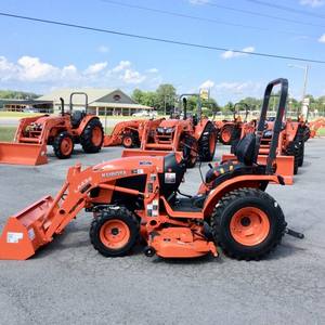 Tractores Kubota Usados 100% Eficientes con Solo 72 Horas de Trabajo, Cargador Frontal y Segadora 4x4 para Agricultura, Tractores Kubota en Venta - Product Image 1