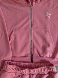 Conjunto deportivo de algodón French Terry con sudadera con capucha rosa con cremallera y pantalones anchos - Product Image 3