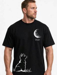 ONETEN APPAREL Camiseta negra de manga corta con cuello redondo para hombre con estampado gráfico de gato y luna - Product Image 4