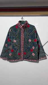 เสื้อแจ็คเก็ตซูซานีปักลายกำมะหยี่วินเทจคุณภาพสูง คอจีน ลายดอกไม้ งานแฮนด์เมด สไตล์โบฮีเมียน ทรงหลวม แขนยาว - Product Image 6