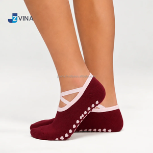 JZVINA Chaussettes de danse à bretelles croisées pour femmes, avec points en silicone en forme de cœur, antidérapantes, pour le Pilates, la barre, la danse et le quotidien - Product Image 2
