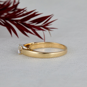 Anillo de Compromiso Solitario de Moissanita de Corte Redondo de 1 Quilate Hecho a Mano en Oro Sólido de 14K para Minoristas de Joyería y Compradores Mayoristas - Product Image 2