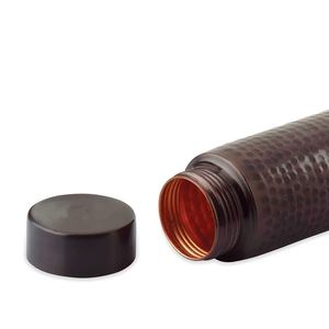 Botella de agua de cobre con superficie de panal, acabado en pátina oscura, reutilizable, a prueba de fugas, para el hogar, viajes y oficina. - Product Image 6