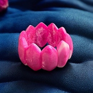 กำไลข้อมืออะคริลิกดีไซน์เนอร์ระดับพรีเมียมสำหรับผู้หญิง สไตล์กำไลแบบเปิด  หลากสีสัน โดดเด่นสะดุดตา - Product Image 5