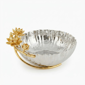 Cuenco Decorativo de Latón Martillado Hecho a Mano con Elegantes Asas de Flor de Dogwood, Centro de Mesa de Metal Dorado de Lujo, Plato Urli - Product Image 5