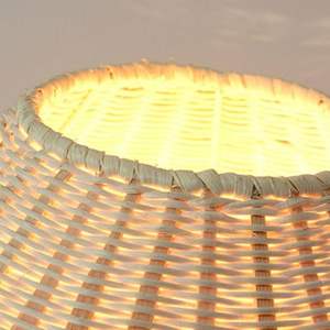 Lámpara de Mesa de Ratán, Diseñada como Iluminación Decorativa con Materiales de Ratán Natural para Espacios Interiores - Product Image 2