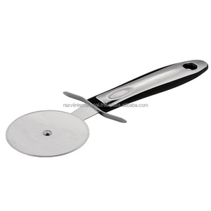 Coupe-pizza en métal personnalisable avec design rond unique Outils à pizza jetables emballés dans une boîte - Product Image 1