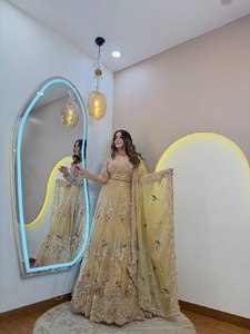 Lehenga Choli de Lujo con Bordado Dorado, Largo hasta el Suelo, con Dupatta de Tela de Red, para Mujer, Ideal para el Verano, Diwali, Graduaciones y Fiestas - Product Image 2