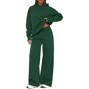 Conjunto de Sudadera con Capucha y Pantalones Deportivos de Algodón Premium para Mujer, Estilo Deportivo Informal y Acogedor - Product Image 1