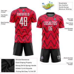 ชุดยูนิฟอร์มฟุตบอล OEM ผ้าโพลีเอสเตอร์ 100% ชุดเสื้อและกางเกงขาสั้นสำหรับทีม สไตล์สปอร์ต ออกแบบชื่อและหมายเลขได้ตามต้องการ ชุดกีฬาสำหรับการแข่งขัน - Product Image 3