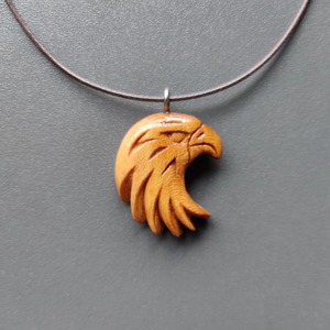 Collar con Colgante de Cabeza de Águila Tallado a Mano en Madera Natural, Amuleto de Pájaro Hecho a Mano, Joyería de Regalo - Product Image 4