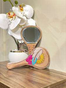 Espejo de mano de maquillaje de cuero con estilo occidental, espejo de bolsillo de diseñador Floral múltiple Vintage, accesorio de regalos de viaje perfecto - Product Image 3