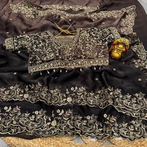 Elegante Saree de Trabajo de Doble Tono en Color Mango, en Seda Espacial con Bordado Zari y Blusa Cosida para Ocasiones Especiales y Celebraciones - Product Image 2