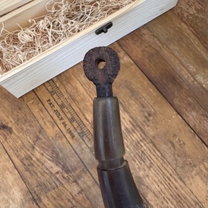 Correa de Cuero de Color Natural con Polvo de Cuerno de Búfalo Ecológico Hecho a Mano por ILAHI, Arte Folclórico, Arte Rústico, Feng Shui, Coleccionable - Product Image 6