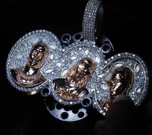 Colgante Facial 3D Personalizado |   Joyería con Incrustaciones de Moissanita VVS |   Colgante de Plata de Ley 925 con Foto Personalizada Estilo Hip Hop - Product Image 5