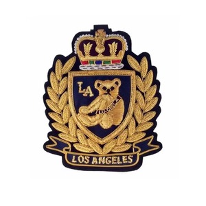 มงกุฎราชินีงานฝีมือคุณภาพสูงระดับพรีเมียม ปักลายด้วยดิ้นทอง สำหรับติดเสื้อเบลเซอร์  ออกแบบได้ตามต้องการ ปรับขนาดได้ - Product Image 4