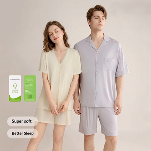 Conjunto de pijama de verano Sweethoney para parejas, cárdigan suave y agradable para la piel, conjunto de pantalones cortos de manga corta, conjunto de ropa informal sencilla y elegante - Product Image 2