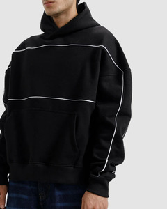 Sweat-shirt à capuche noir surdimensionné pour homme, détails rayés blancs, coton French Terry, style décontracté, streetwear d'automne - Product Image 2