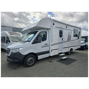 Camping-car, caravane, fourgon aménagé pour les vacances en famille, les voyages et le tourisme - Product Image 5