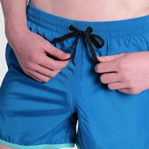 Pantalones cortos de playa de dos tonos ecológicos de estilo callejero para hombre listos para enviar, bañadores de secado rápido con impresión digital en dos colores - Product Image 4