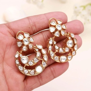 Pendientes de Aro Hechos a Mano con Diseño de Luna Creciente, Kundan y Polki, Chapados en Oro de 22K, Joyería Floral para Bodas para Mujer - Product Image 3
