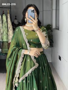 Lehenga-Choli CanCan Olive de NC Vichitra con bordados múltiples, trabajo con hilos, motivos Butti y bordes decorados, a precio mayorista. - Product Image 5