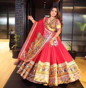 Ensemble Lehenga Choli en coton pour femme avec broderie Gota Patti, travail miroir et bordure en dentelle, Dupatta, pour mariage, fête et festival - Product Image 1