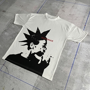 T-shirt blanc à manches courtes pour homme SNOWGRACE avec imprimé cheveux noirs effilochés, style streetwear, col rond, coupe classique, jersey de coton - Product Image 4