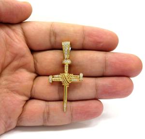 Colgante de Plata de Ley 925 de Calidad Premium con Moissanita Certificada IGI, Joyería con Incrustaciones de Diamantes, Disponible a un Precio Competitivo - Product Image 2